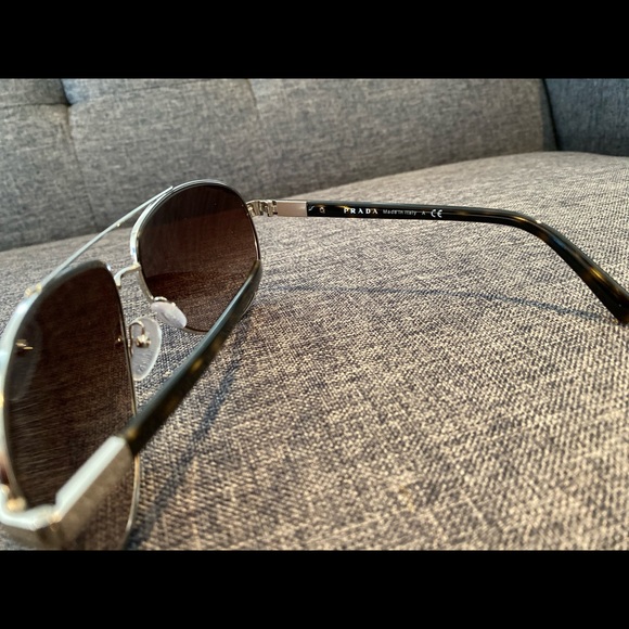 Sun glasses - Picture 1 of 2